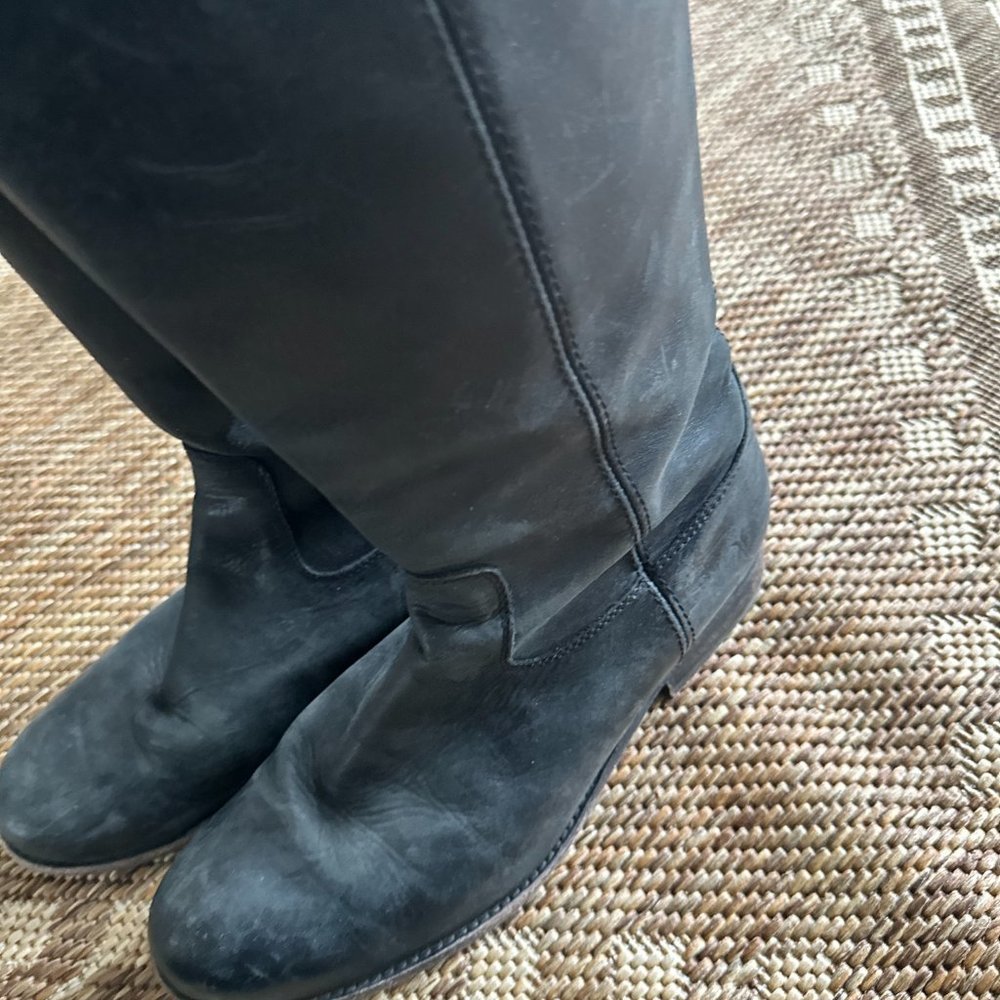 black leather FRYE Tall Riding Boots with side zipper, 7 - Picture 13 of 16